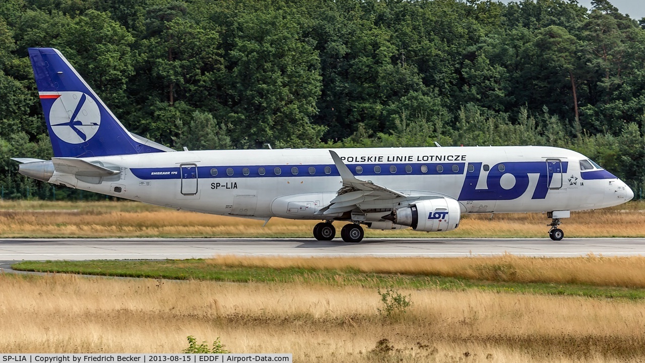 SP-LIA, 2006 Embraer 175STD (ERJ-170-200STD) C/N 17000125, departure via RW18W