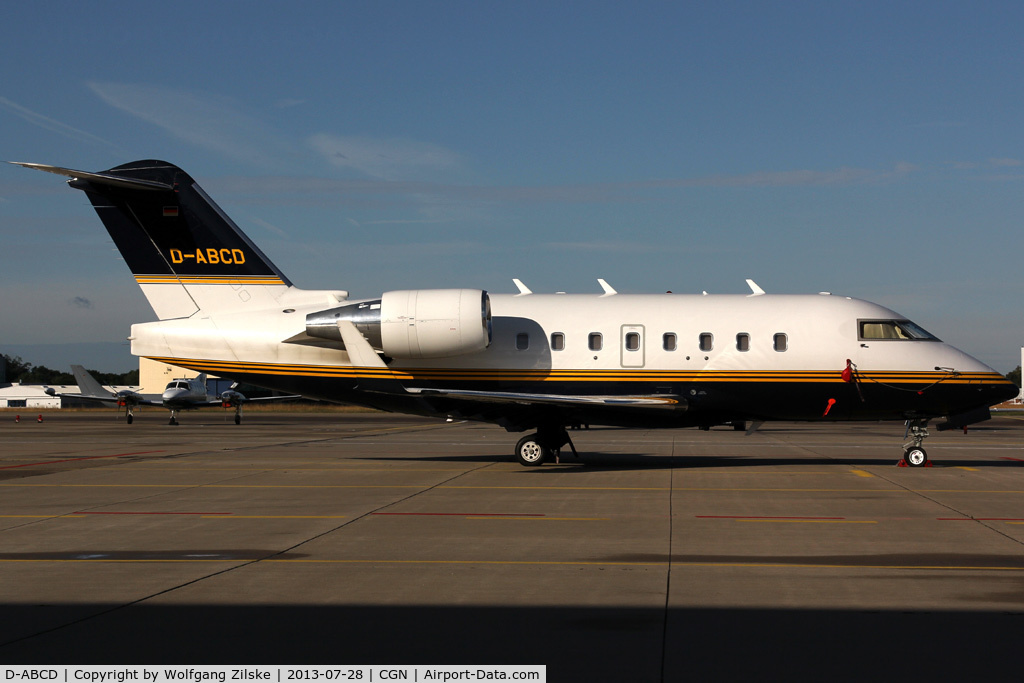 D-ABCD, 2003 Bombardier Challenger 604 (CL-600-2B16) C/N 5565, visitor