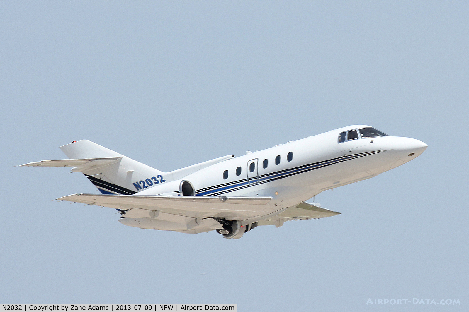 N2032, 1989 British Aerospace BAe.125 Series 800A C/N 258175, Departing NAS Fort Worth