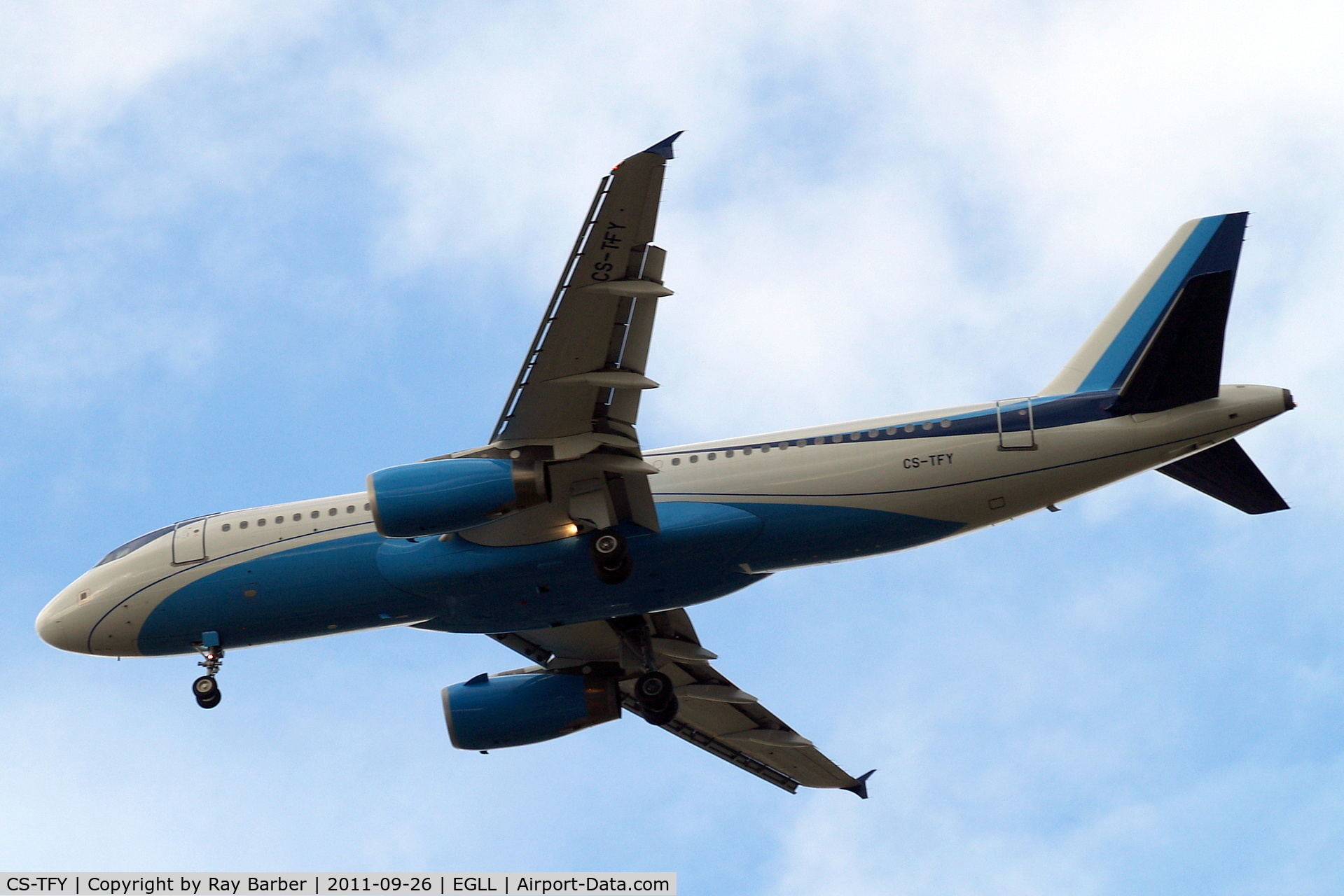 CS-TFY, 2002 Airbus A320-232 C/N 1868, Airbus A320-232 [1868] (Masterjet) Home~G 26/09/2011. On approach 27R