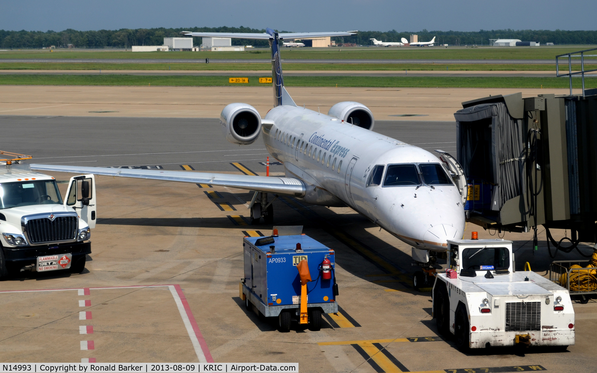 N14993, 2000 Embraer ERJ-145LR (EMB-145LR) C/N 145289, Richmond