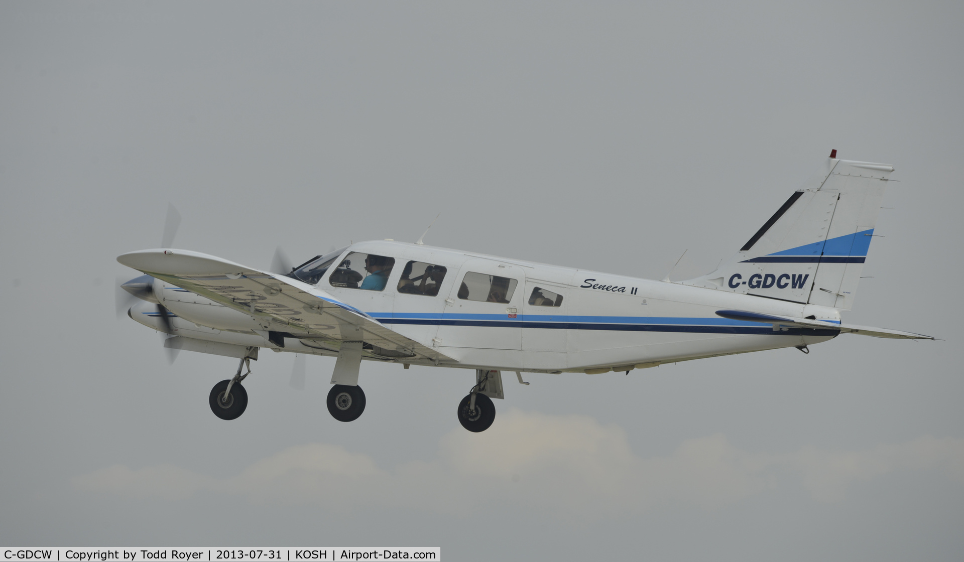 C-GDCW, 1979 Piper PA-34-200T Seneca II C/N 34-7970155, Airventure 2013