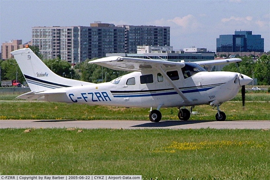 C-FZRR, 2004 Cessna 206H Stationair C/N 20608189, Cessna 206H Stationair [206-08189] (Police) Toronto-Buttonville~C 22/06/2005