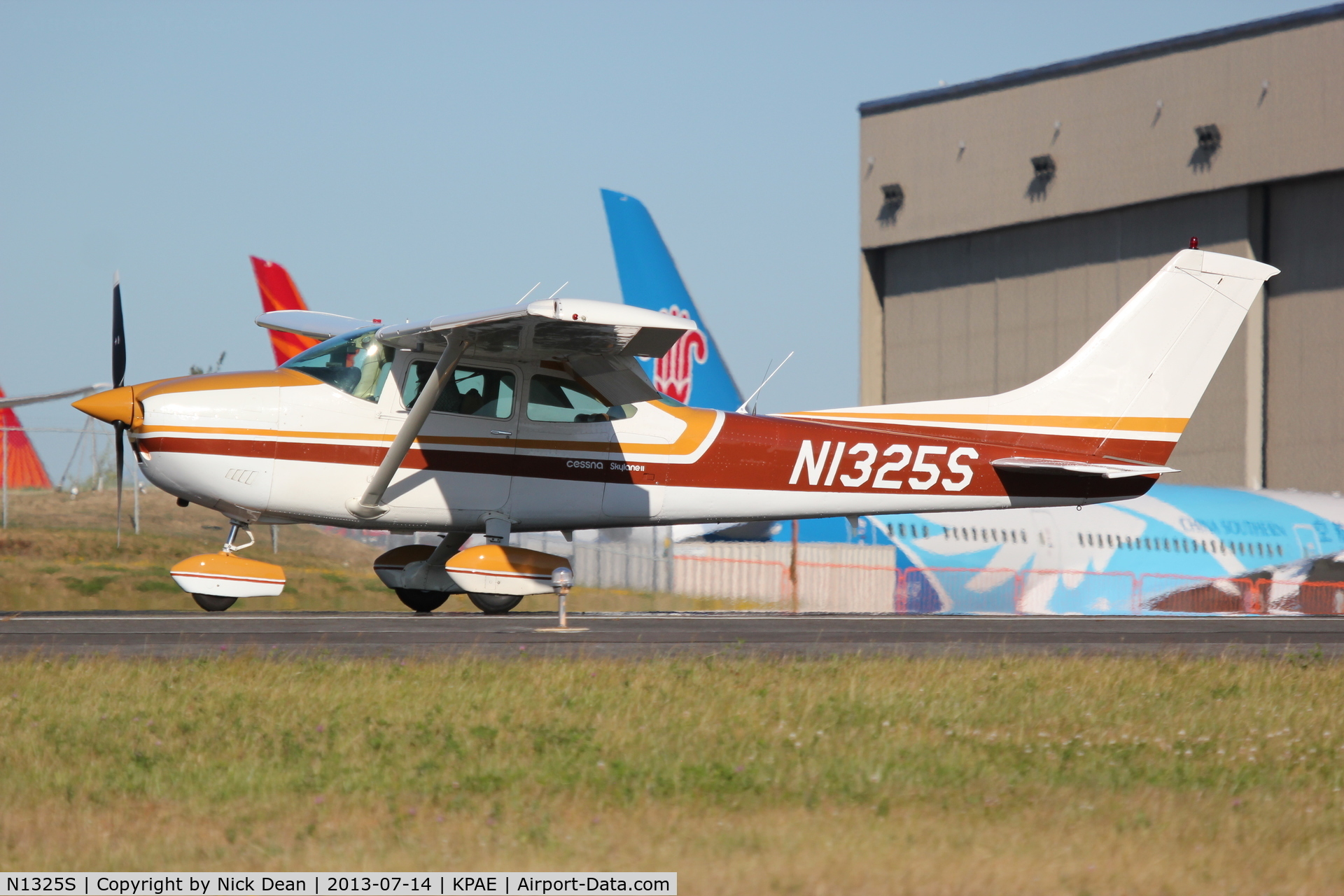 N1325S, 1976 Cessna 182P Skylane C/N 18264889, KPAE/PAE