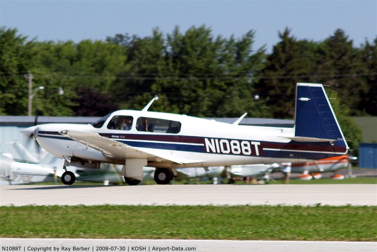 N1088T, 1990 Mooney M20M Bravo C/N 27-0050, Mooney M.20M TLS [27-0050] Oshkosh-Wittman Regional~N 30/07/2008