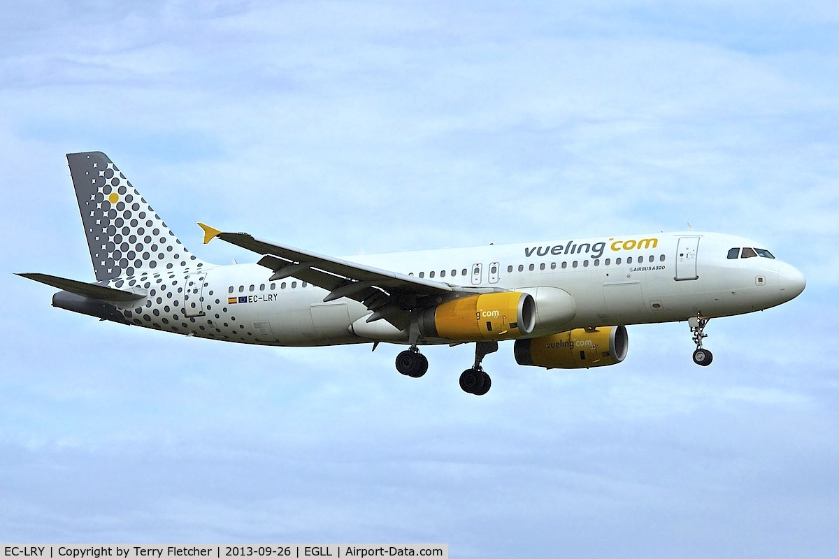 EC-LRY, 2002 Airbus A320-232 C/N 1862, 2002 Airbus A320-232, c/n: 1862 of Vueling at Heathrow