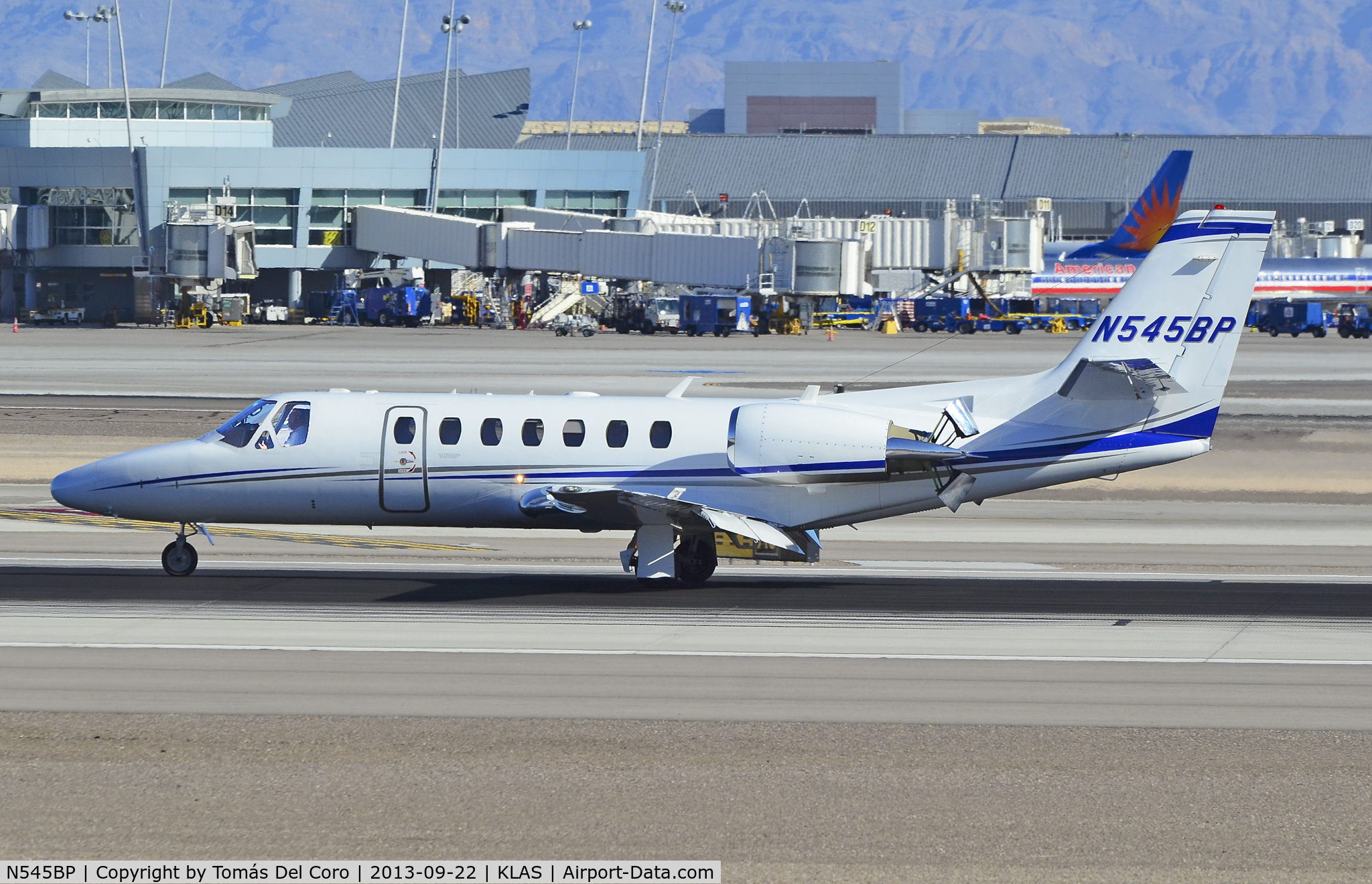 N545BP, Cessna 560 C/N 560-0756, N545BP   Cessna 560 C/N 560-0756

McCarran International Airport (KLAS)
Las Vegas, Nevada
TDelCoro
September 22, 2013