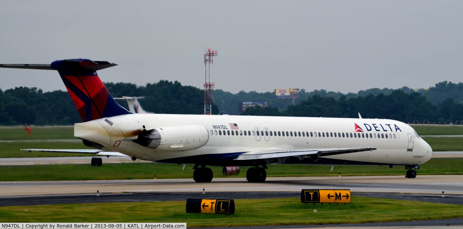 N947DL, 1989 McDonnell Douglas MD-88 C/N 49878, Taxi Atlanta