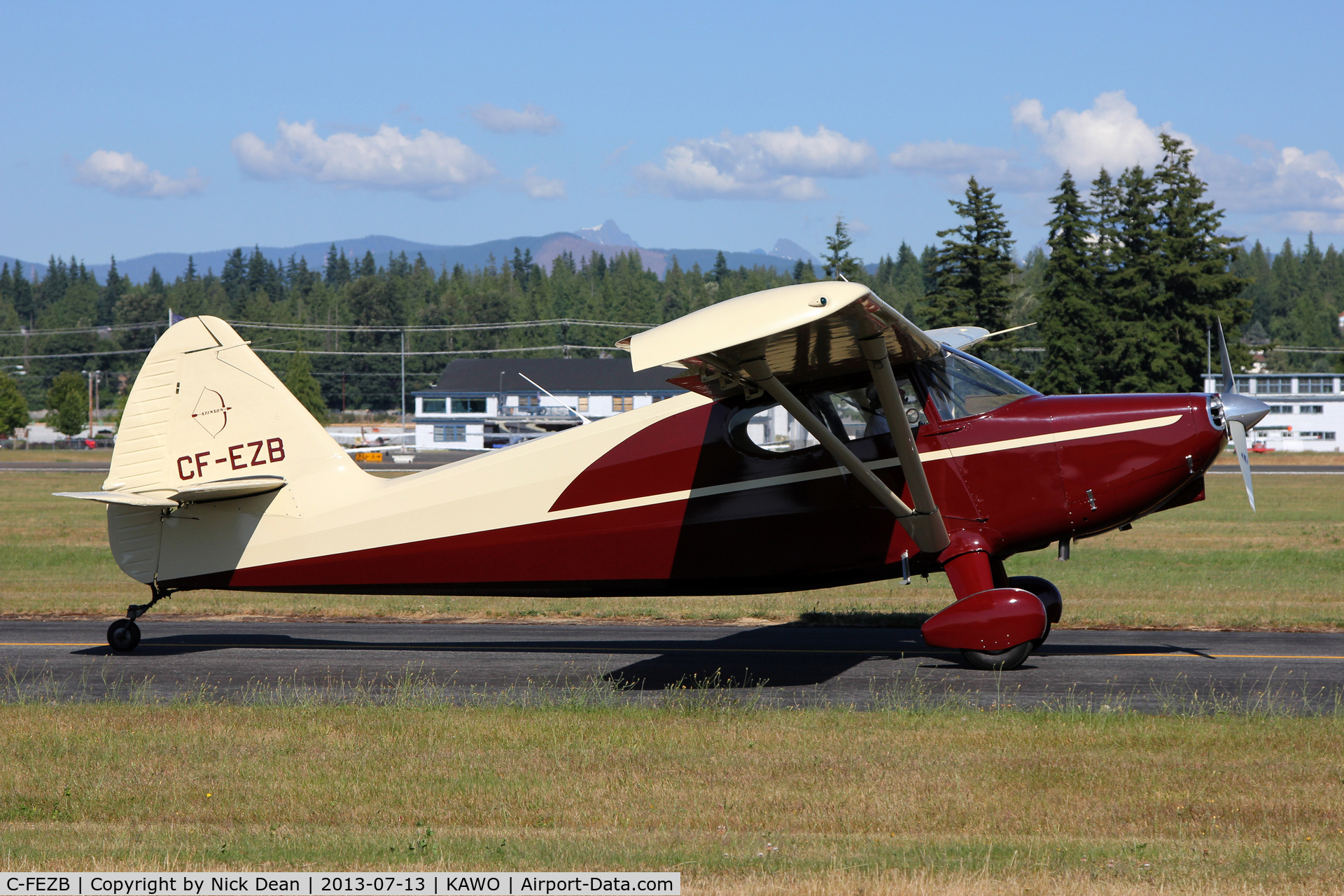 C-FEZB, 1946 Stinson 108-1 Voyager C/N 108-1296, KAWO/AWO 2013 Fly in