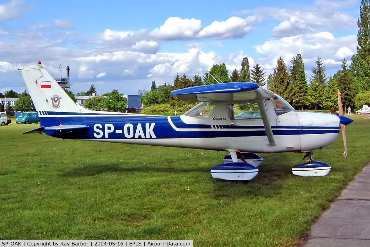 SP-OAK, Cessna 150M C/N 15077716, Cessna 150M [150-77716] Leszno~SP 16/05/2004