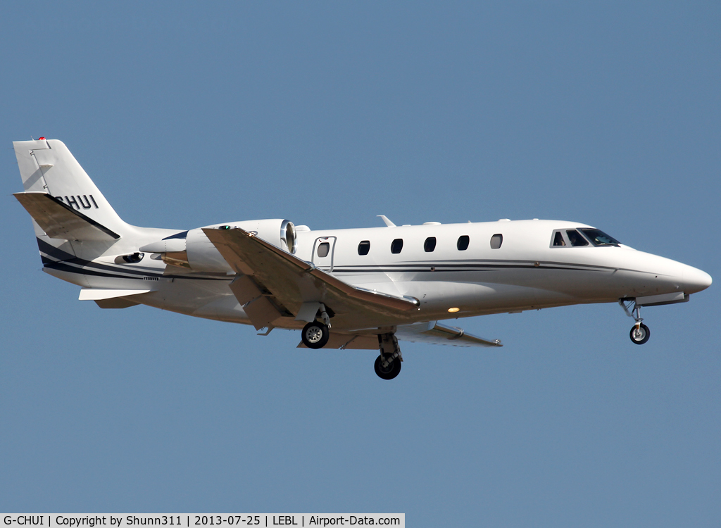 G-CHUI, 2013 Cessna 560XL Citation Excel C/N 560-6139, Landing rwy 25R