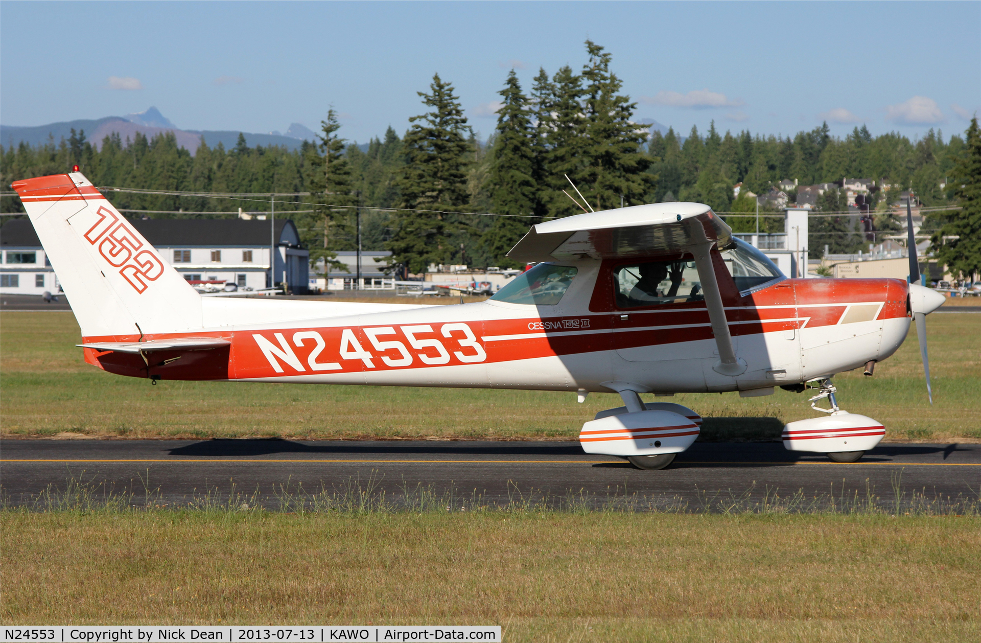 N24553, 1977 Cessna 152 C/N 15280328, KAWO/AWO