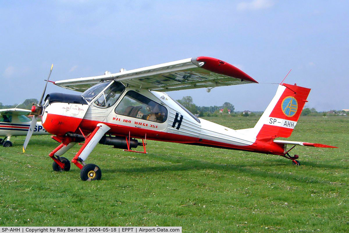 SP-AHH, 1987 PZL-Okecie PZL-104 Wilga-35A C/N 19870856, PZL-Okecie PZL-104 Wilga 35A [19870856] Piotrkow-Trybunalski~SP 18/05/2004