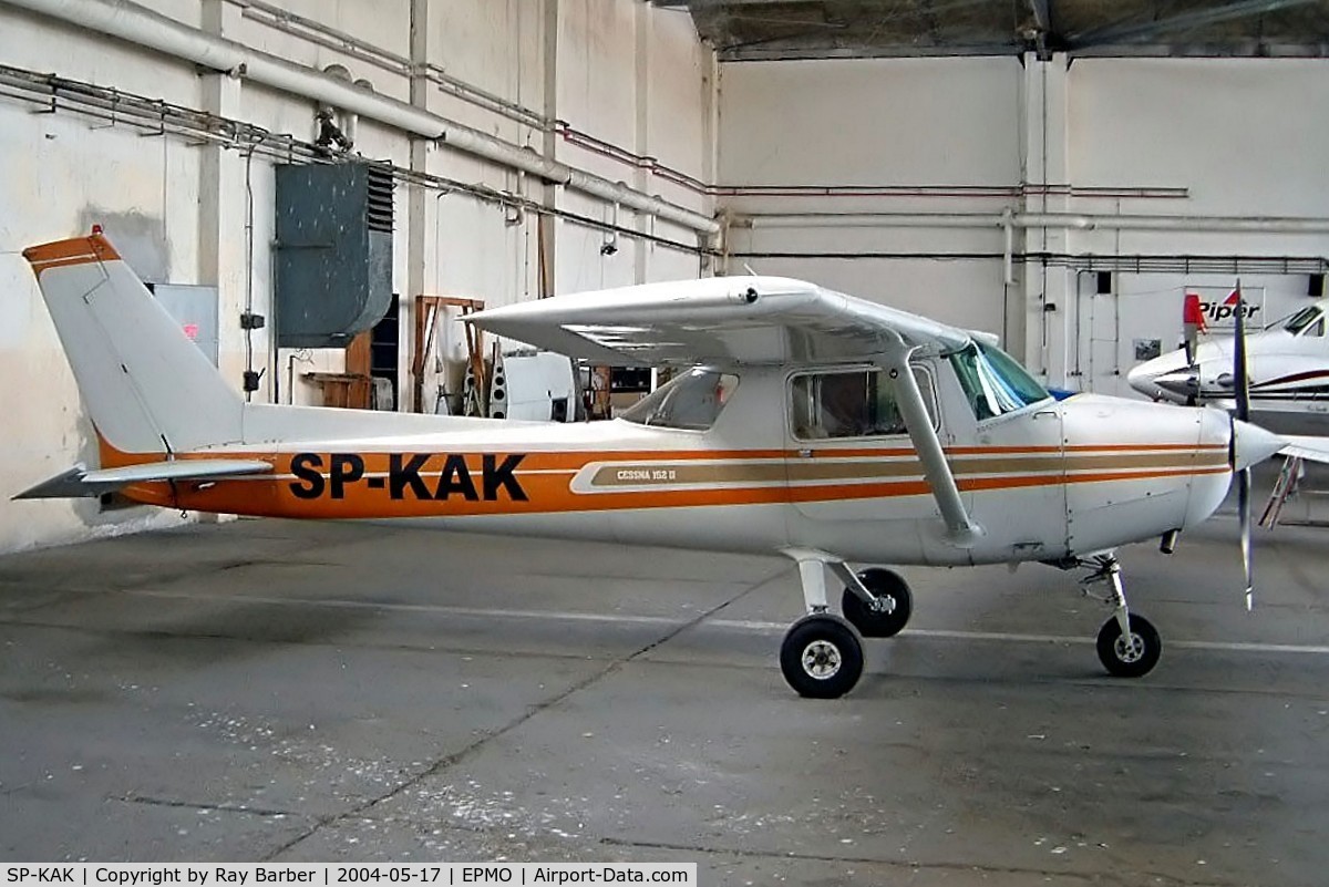 SP-KAK, 1980 Cessna 152 C/N 15284258, Cessna 152 [152-84258] Modlin~SP 17/05/2004