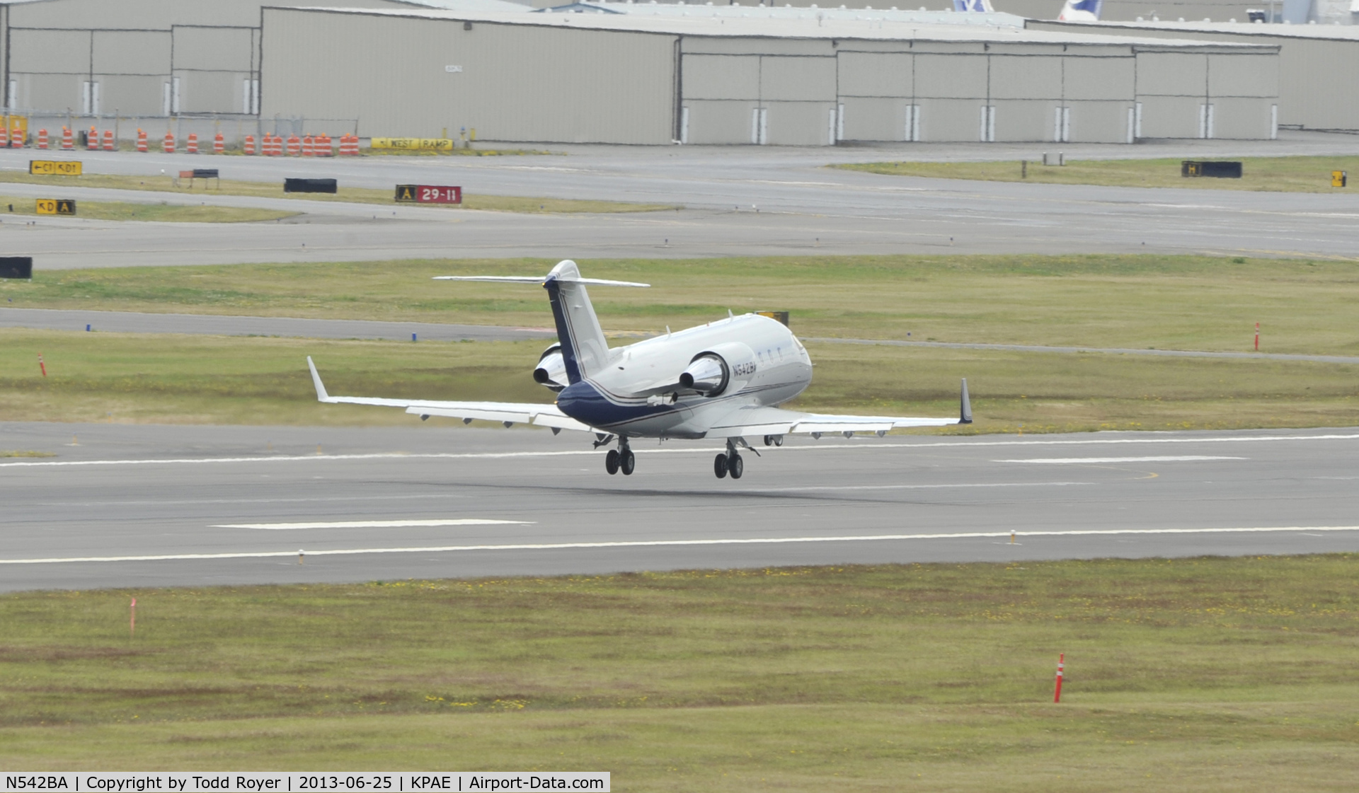 N542BA, 2007 Bombardier Challenger 605 (CL-600-2B16) C/N 5737, Departing Paine Field