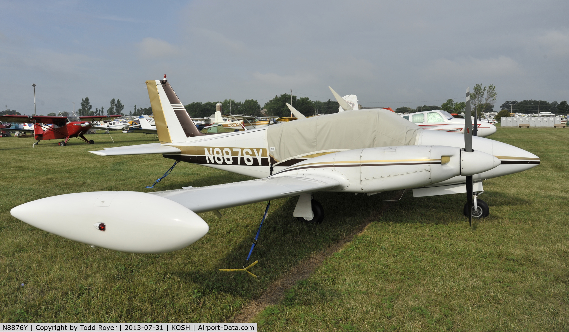 N8876Y, 1970 Piper PA-39 Twin Comanche C/N 39-32, Airventure 2013