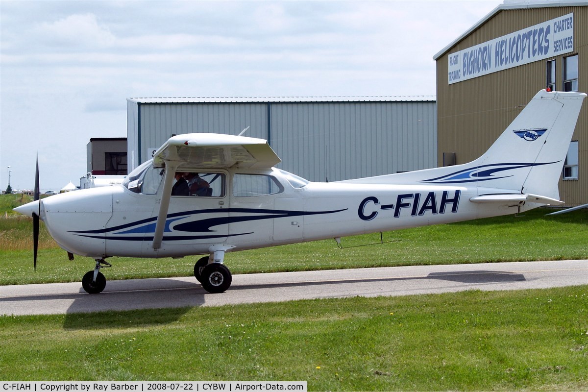 C-FIAH, 1977 Cessna 172N C/N 17269669, Cessna 172N Skyhawk [172-69669] Calgary Springbank~C 22/07/2008