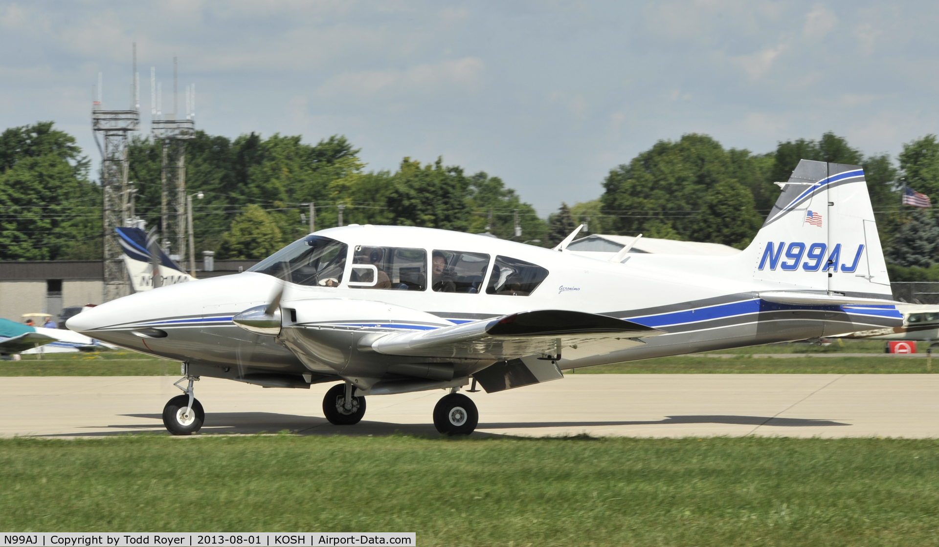 N99AJ, 1960 Piper PA-23-160 Apache C/N 23-1943, Airventure 2013