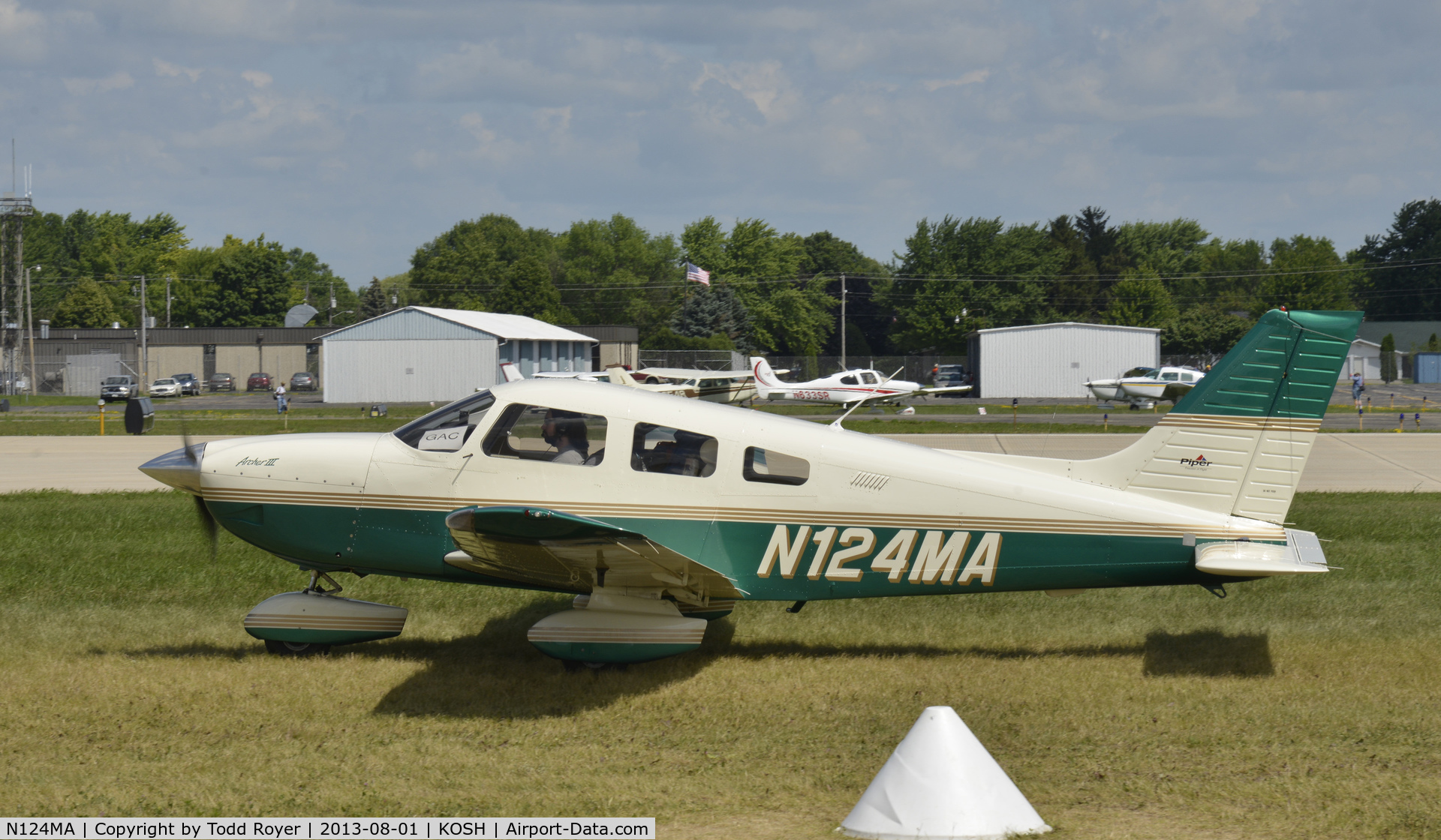 N124MA, 2002 Piper PA-28-181 C/N 2843524, Airventure 2013