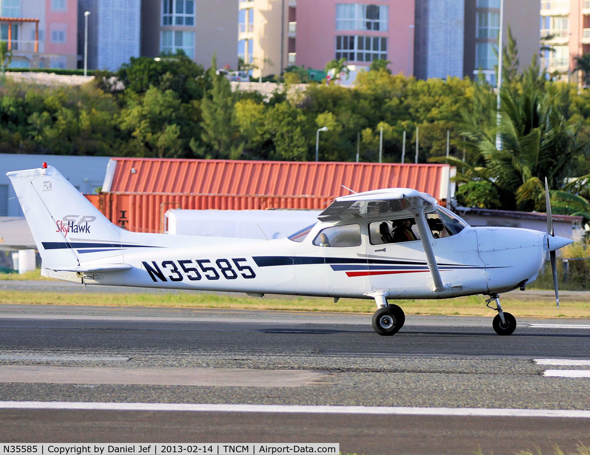 N35585, Cessna 172S C/N 172S8873, N35585