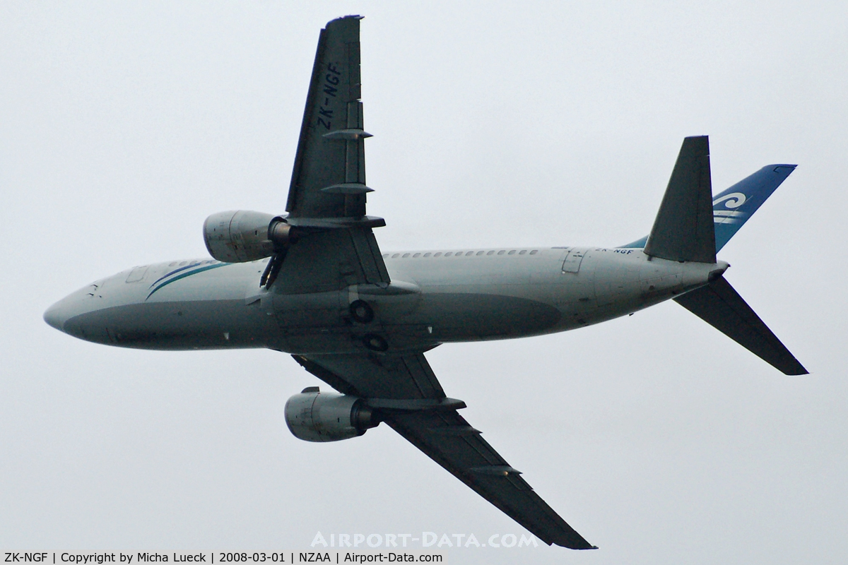 ZK-NGF, 1998 Boeing 737-3U3 C/N 28734, At Auckland