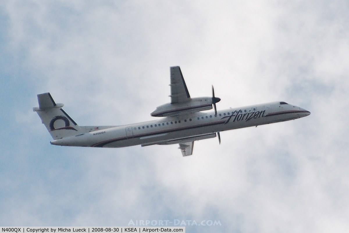 N400QX, 2000 Bombardier DHC-8-402 Dash 8 C/N 4030, Climbing out of SEA