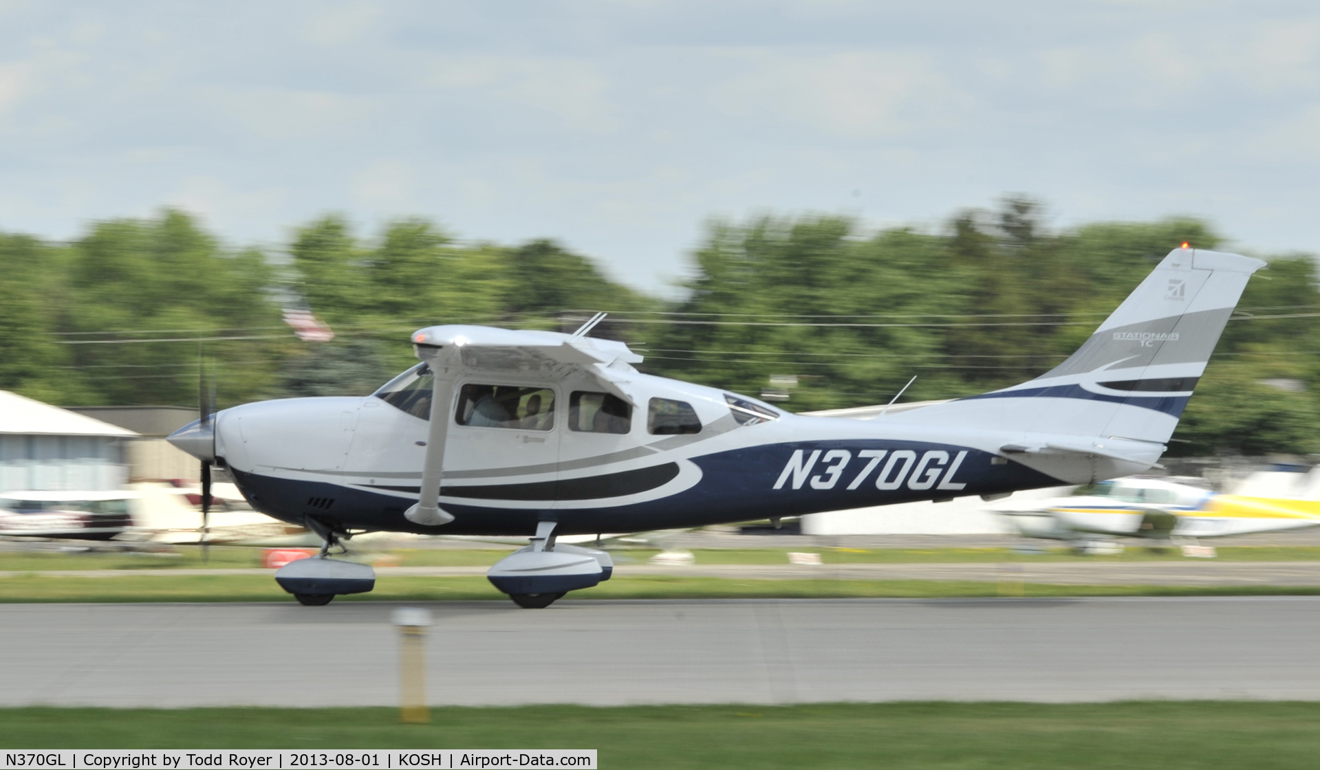 N370GL, 2008 Cessna T206H Turbo Stationair C/N T20608818, Airventure 2013