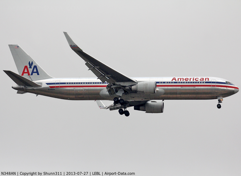 N348AN, 2003 Boeing 767-323/ER C/N 33087, Landing rwy 07L