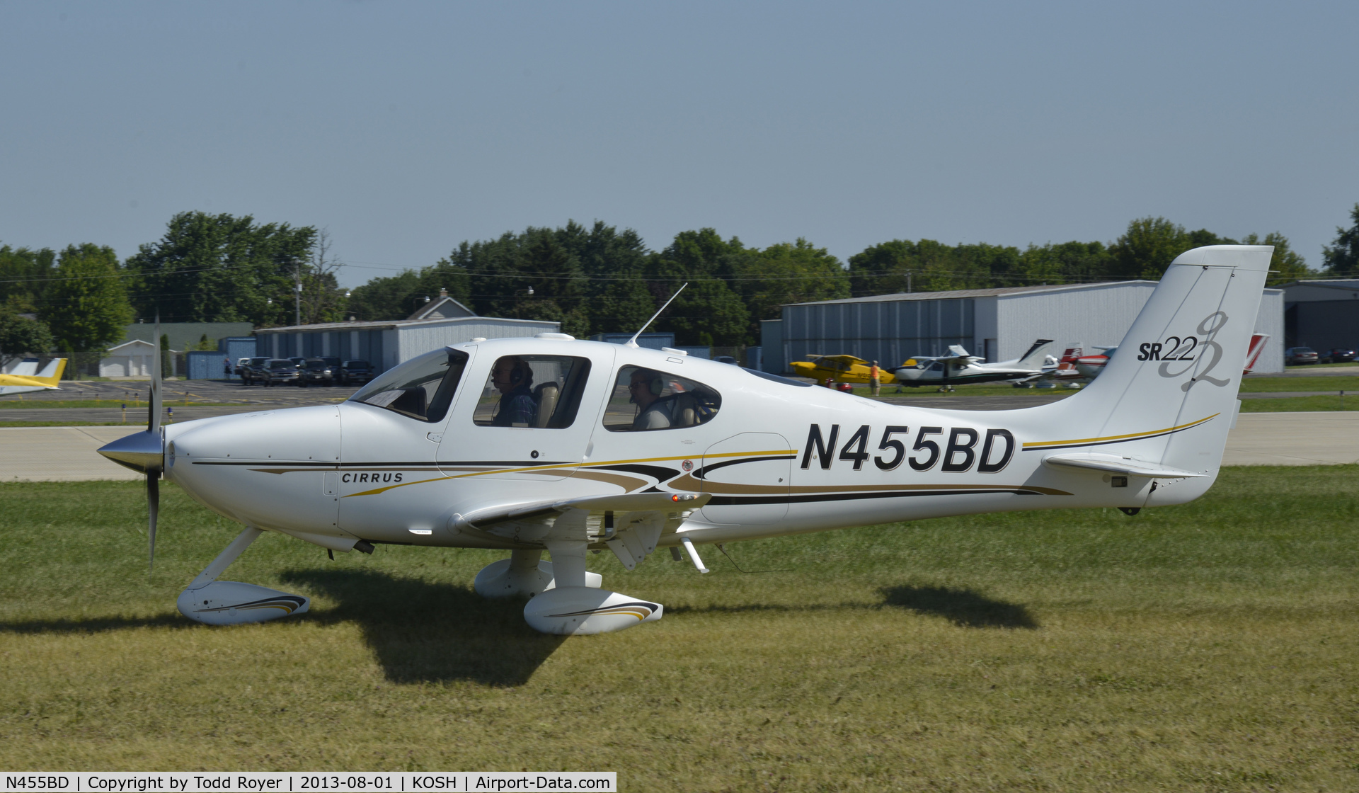 N455BD, 2004 Cirrus SR22 G2 C/N 1029, Airventure 2013