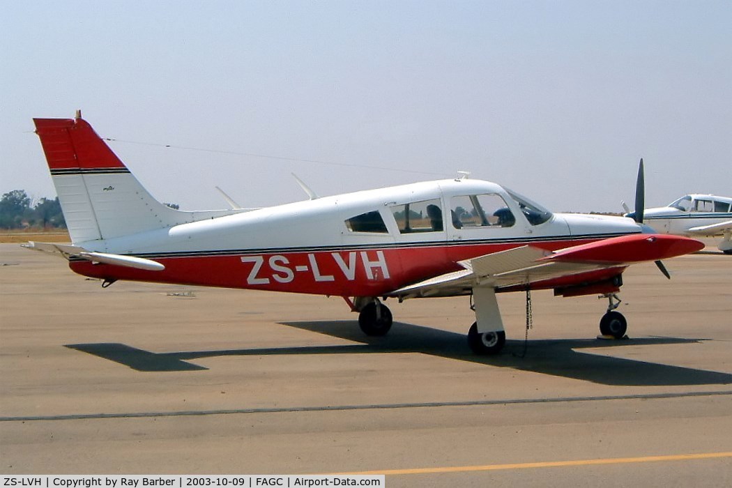 ZS-LVH, Piper PA-28R-200 C/N 28R7335223, Piper PA-28R-200 Cherokee Arrow II [28R-7335223] Grand Central~ZS 09/10/2003