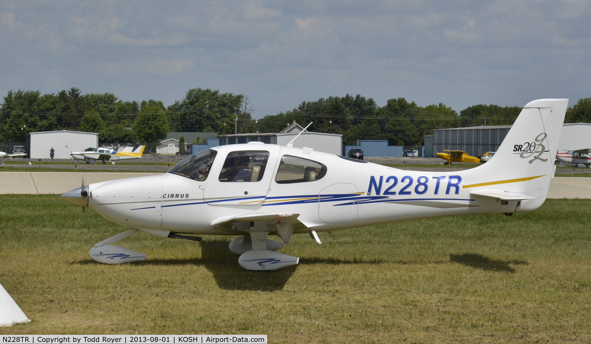 N228TR, 2005 Cirrus SR20 C/N 1511, Airventure 2013