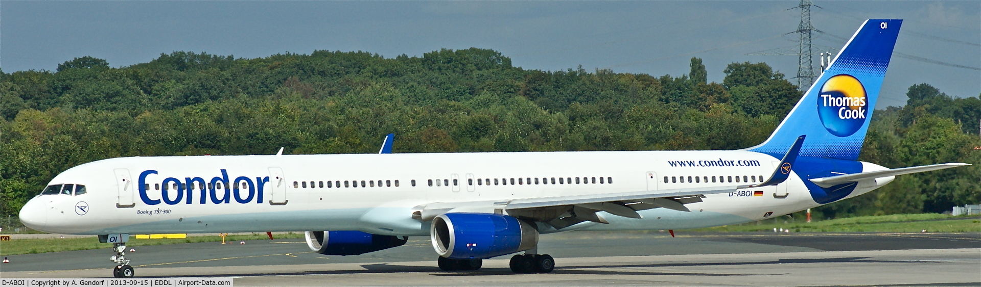 D-ABOI, 2000 Boeing 757-330 C/N 29018, Condor, is here on RWY 23L at Düsseldorf Int´l(EDDL)