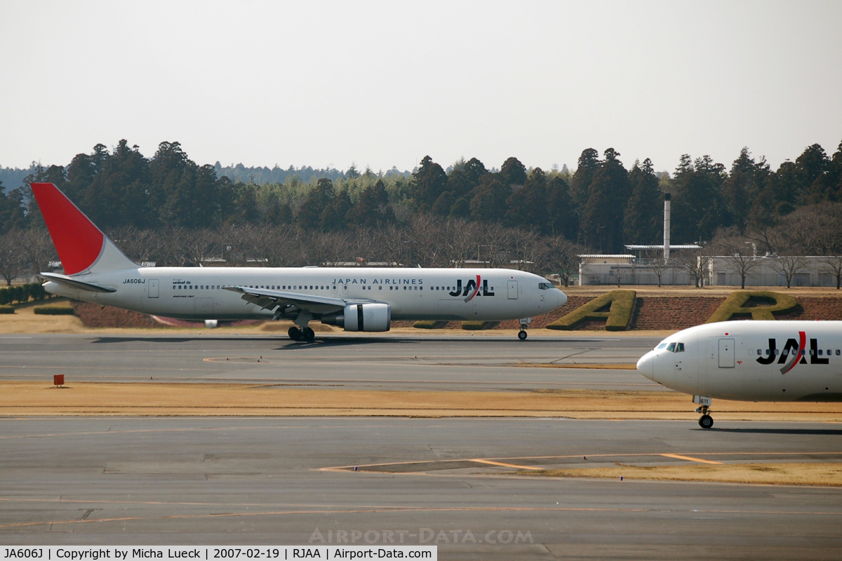 JA606J, 2003 Boeing 767-346/ER C/N 33495, At Narita (with JA611J)