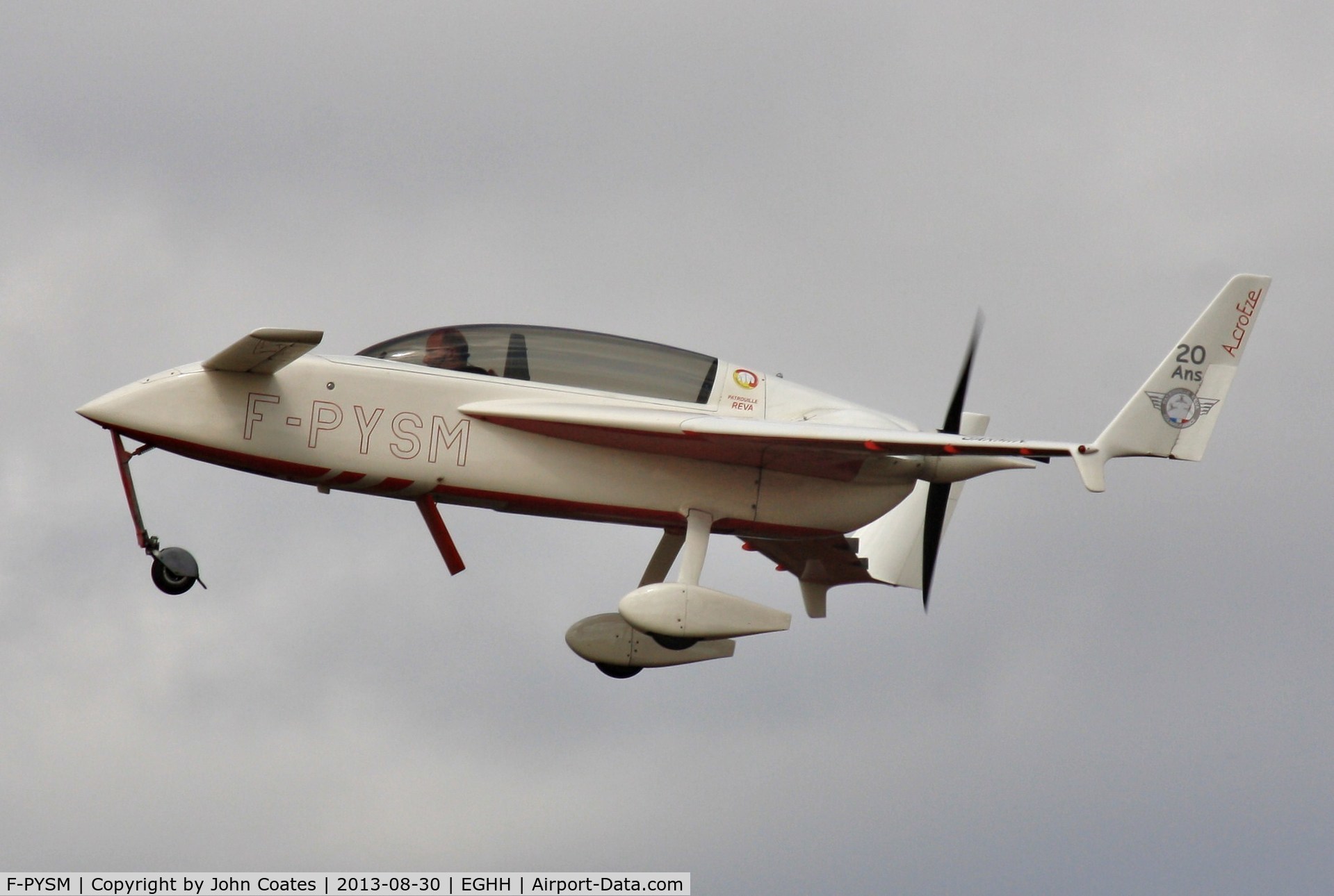 F-PYSM, Rutan VariEze C/N 2048, Returning from Air Festival display