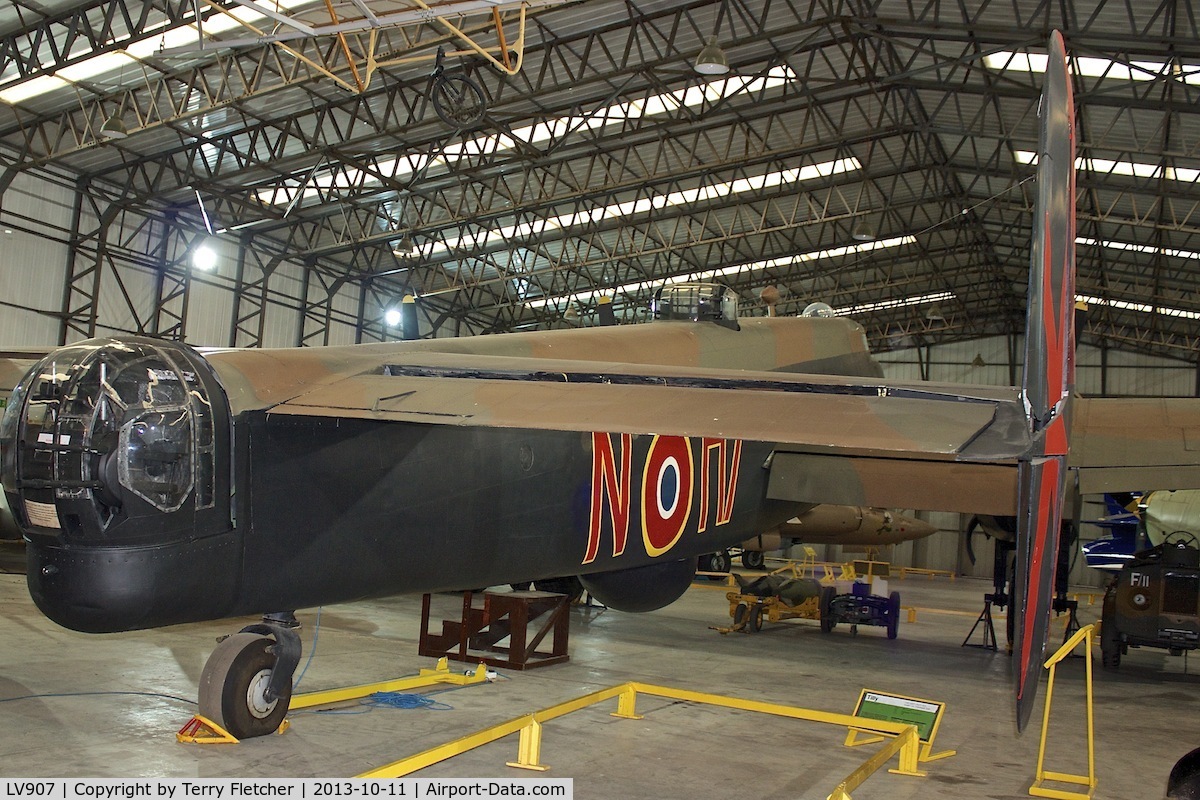 LV907, Handley Page HP-59 Halifax III C/N HR792, Halifax Bomber at Yorkshire Air Museum