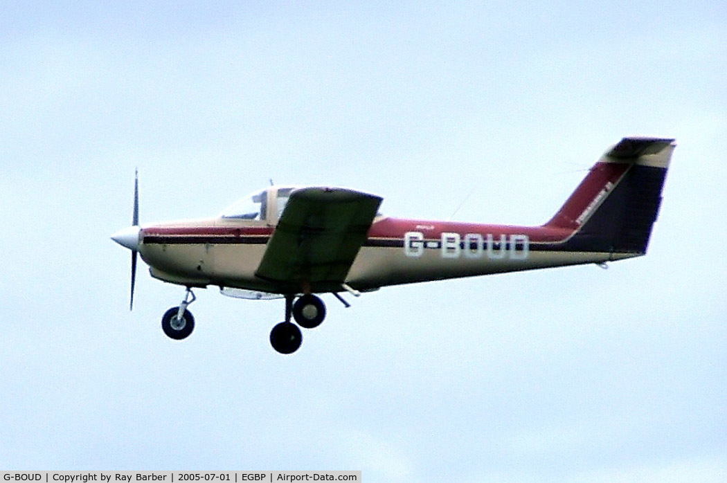 G-BOUD, 1982 Piper PA-38-112 Tomahawk Tomahawk C/N 38-82A0017, Piper PA-38-112 Tomahawk [38-82A0017] Kemble~G 01/07/2005