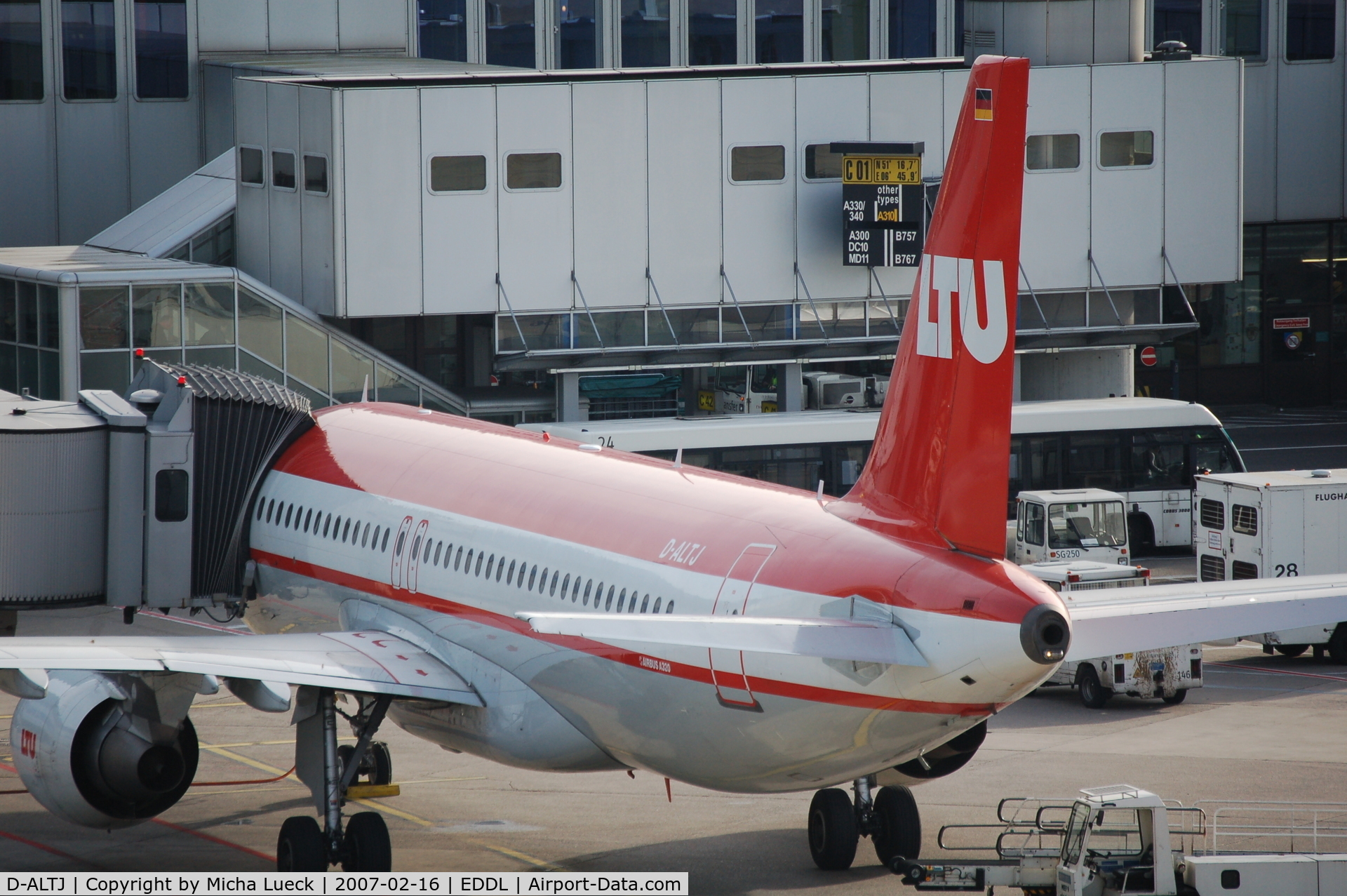 D-ALTJ, 2002 Airbus A320-214 C/N 1838, At Düsseldorf