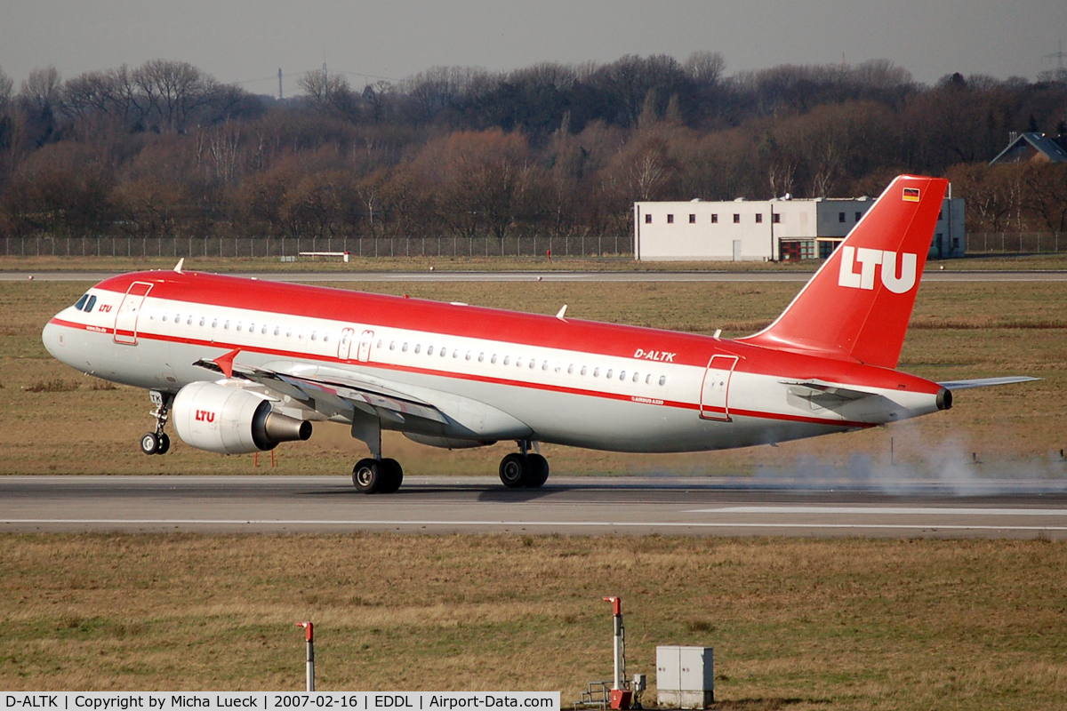 D-ALTK, 2003 Airbus A320-214 C/N 1931, At Düsseldorf