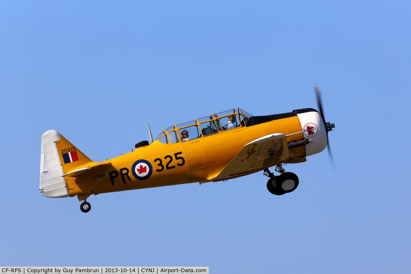 CF-RFS, 1952 Canadian Car & Foundry T-6 Harvard Mk.4 C/N CCF4-116, Departing