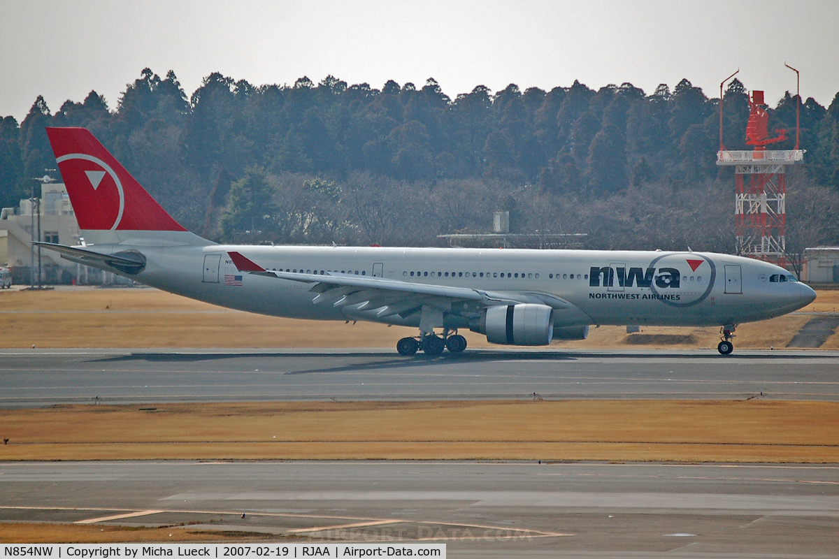 N854NW, 2004 Airbus A330-223 C/N 0620, At Narita