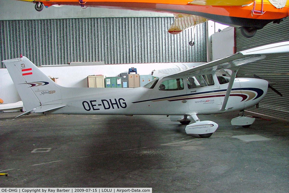 OE-DHG, Cessna 172S C/N 172S8540, Cessna 172S Skyhawk [172S-8540] Gmunden~OE 15/07/2009