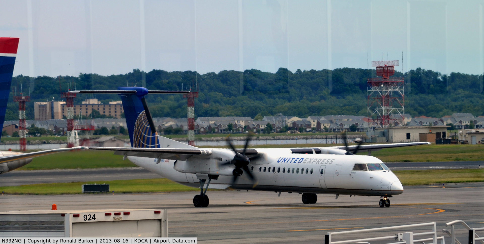N332NG, 2010 Bombardier DHC-8-402 Dash 8 C/N 4332, Taxi National