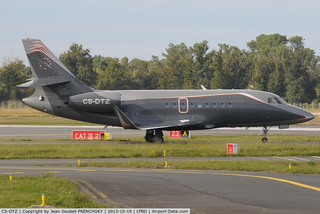 CS-DTZ, Dassault Falcon 2000LX C/N 42, parking Kilo for MasterJet