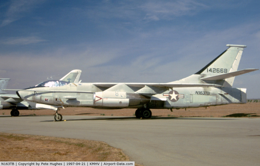 N163TB, Douglas ERA-3B Skywarrior C/N 11731, N163TB/142668 at Mojave 1997
