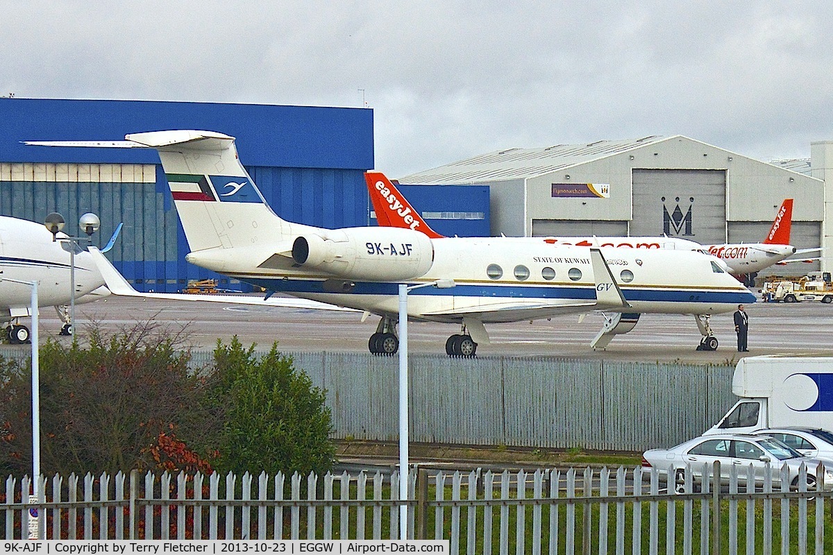 9K-AJF, 1999 Gulfstream Aerospace G-V Gulfstream V C/N 573, 1999 Gulfstream Aerospace G-V Gulfstream V, c/n: 573 at Luton