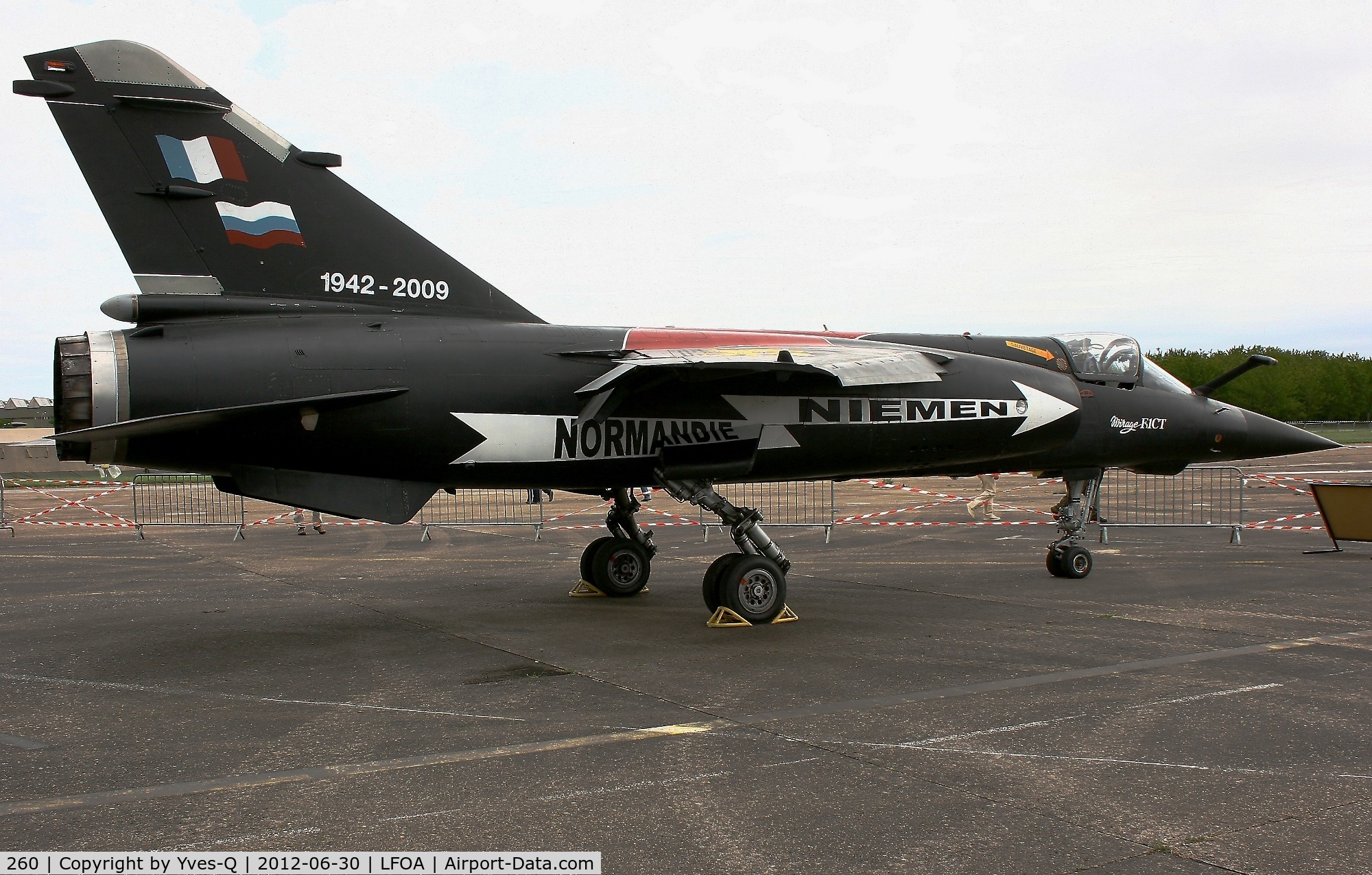 260, Dassault Mirage F.1CT C/N 260, Mirage F1 CT, Avord Air Base 702 (LFOA). Special deco  for the unit dissolution EC 2-30 Normandie-Niemen BA 132 Colmar Meyenhein.