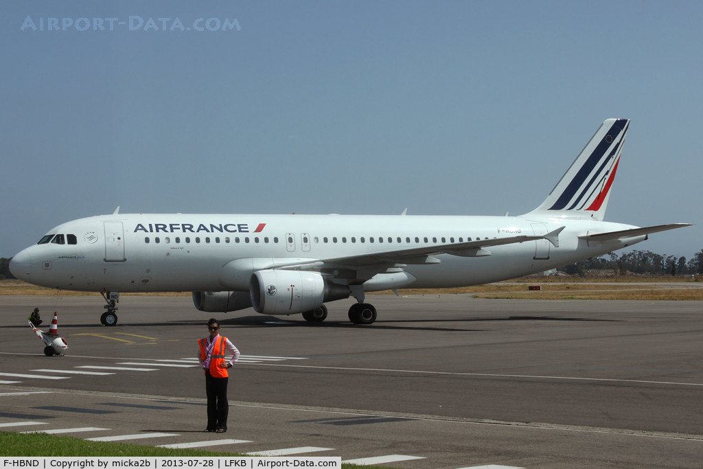 F-HBND, 2011 Airbus A320-214 C/N 4604, Parked