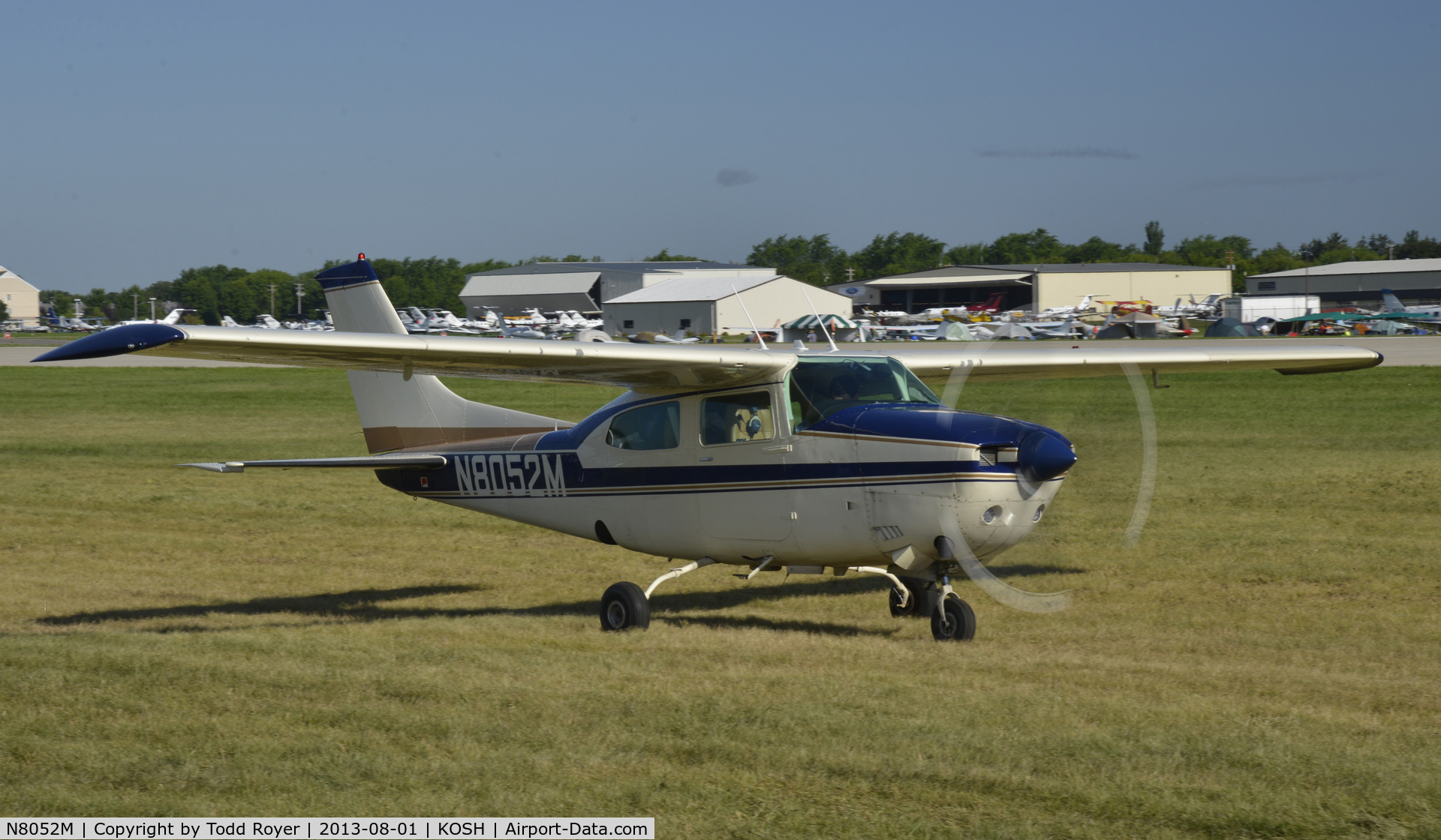 N8052M, 1977 Cessna T210M Turbo Centurion C/N 21062031, Airventure 2013