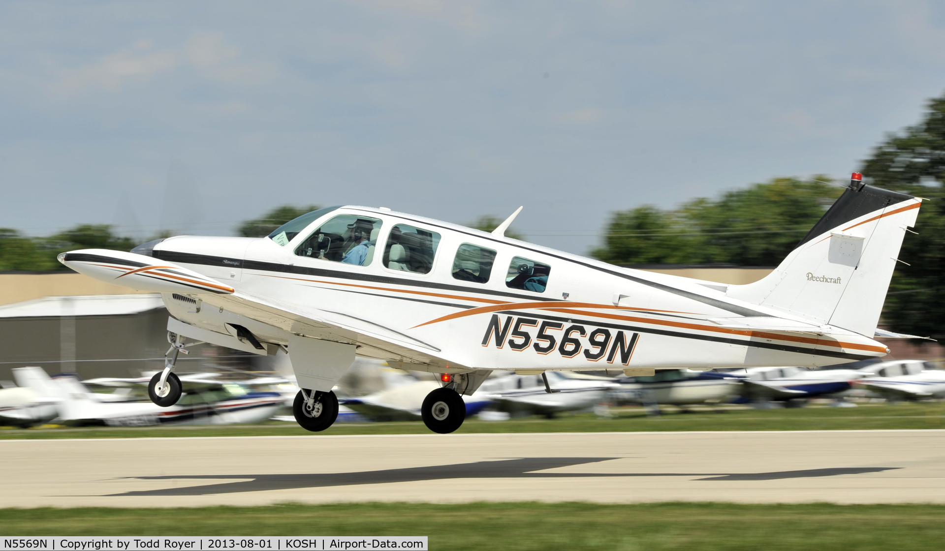 N5569N, 1990 Beech A36 Bonanza 36 C/N E-2529, Airventure 2013