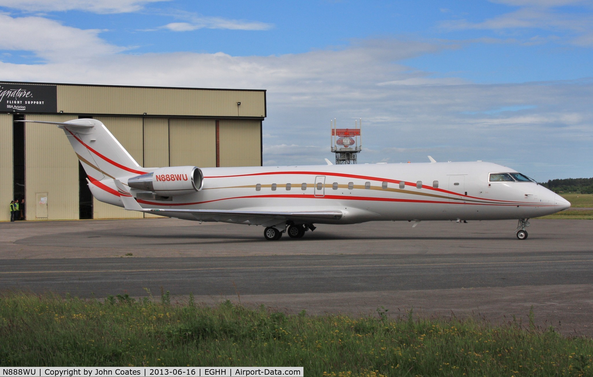 N888WU, 2001 Bombardier CRJ-200ER (CL-600-2B19) C/N 7481, Bringing Bon Jovi for IOW Pop Festival